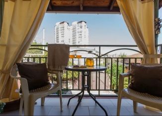 Сдам в аренду двухкомнатную квартиру, 70 м2, Краснодарский край, Ландышевая улица, 11/2