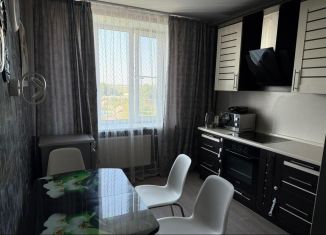 Продам 2-комнатную квартиру, 60 м2, деревня Малые Колпаны, микрорайон Речной, 3