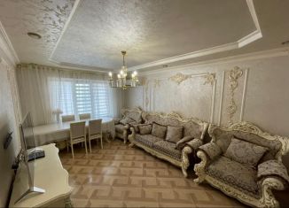 Продается многокомнатная квартира, 200 м2, Грозный, улица А.А. Айдамирова, 133/6, микрорайон Ипподромный