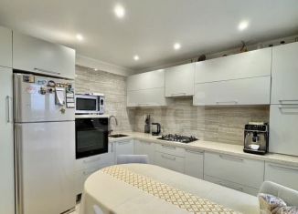 Продаю 3-комнатную квартиру, 60.7 м2, Казань, Гвардейская улица, 59