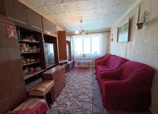 Продаю трехкомнатную квартиру, 57 м2, поселок городского типа Угловка, Центральная улица, 19