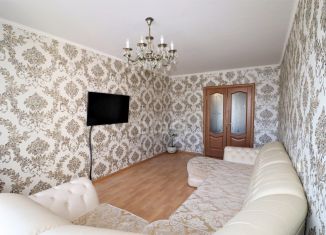 Трехкомнатная квартира на продажу, 68.4 м2, Тюмень, улица Александра Логунова, 12