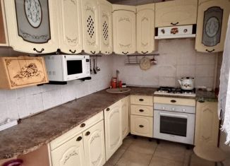 Трехкомнатная квартира в аренду, 65 м2, Кингисепп, 1-я линия, 8