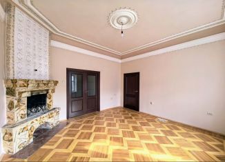 Продам 4-ком. квартиру, 96 м2, Ростов-на-Дону, улица 15-я Линия, 19