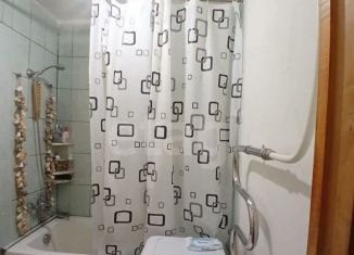 Продается двухкомнатная квартира, 41.8 м2, Волхов, улица Щорса, 3