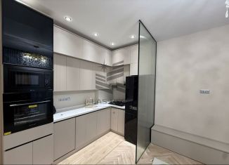 Трехкомнатная квартира в аренду, 80 м2, Татарстан, улица Аметьевская Магистраль, 18к2