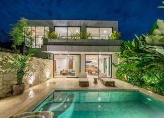 Продается коттедж, 330 м2, Сириус, бульвар Надежд, 40