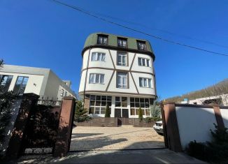 Продаю 2-комнатную квартиру, 37 м2, посёлок городского типа Дагомыс, Армавирская улица, 154/4