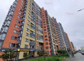 Продаю 1-ком. квартиру, 44 м2, Верхняя Пышма, улица Орджоникидзе, 1, ЖК Юность