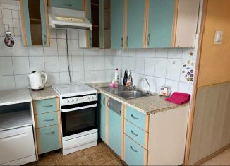 Продам 2-комнатную квартиру, 57.6 м2, Тюмень, улица Мельникайте, 66