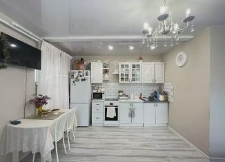 Продаю 1-комнатную квартиру, 47 м2, Тюмень, улица Бабарынка, 65