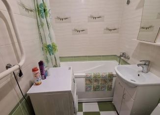 Сдаю однокомнатную квартиру, 35 м2, Тюмень, улица Малиновского, 8