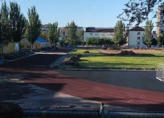 Сдаю 2-комнатную квартиру, 45 м2, Астрахань, улица Татищева, 16Д