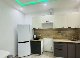 Сдаю 1-ком. квартиру, 32 м2, Улан-Удэ, Современная улица, 3