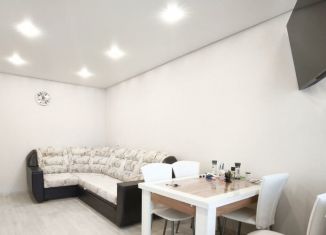 Продается 3-комнатная квартира, 62 м2, Чебаркуль, улица Ленина, 37