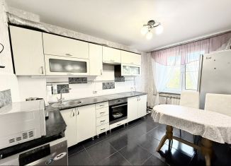 Продаю 3-ком. квартиру, 65.8 м2, Киров, улица Чернышевского, 3