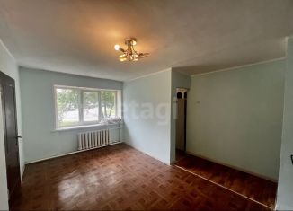 Продаю 2-ком. квартиру, 38.5 м2, Губкин, Комсомольская улица, 45