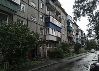 Продается однокомнатная квартира, 30 м2, Кыштым, улица В.А. Дёмина, 12