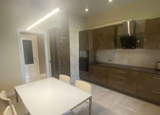 Аренда 2-комнатной квартиры, 65 м2, Санкт-Петербург, Киевская улица, 3