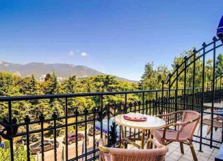 Продам 1-комнатную квартиру, 50 м2, Ялта, набережная имени В.И. Ленина, 35