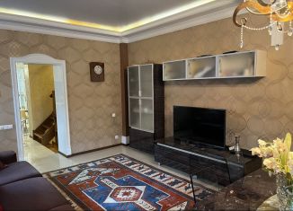 Продам пятикомнатную квартиру, 228 м2, Тюмень, улица Кирова, 8