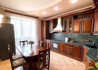 Продажа 4-комнатной квартиры, 135.1 м2, Благовещенск, улица Островского, 65