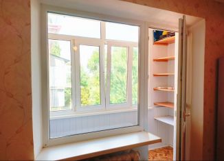 Сдам в аренду 1-ком. квартиру, 34 м2, Армавир, улица Володарского, 117