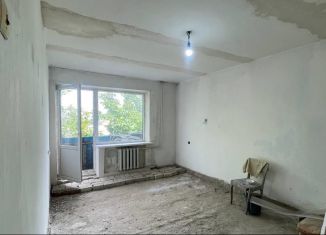 Продаю 1-ком. квартиру, 32 м2, посёлок городского типа Яблоновский, Дорожная улица, 61