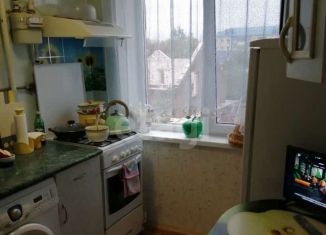 Продам 4-ком. квартиру, 61.1 м2, Шебекино, улица 50 лет Октября, 7