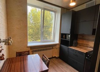 Продаю 3-ком. квартиру, 76.9 м2, Златоуст, улица Тургенева, 6