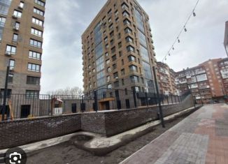 Продается 5-ком. квартира, 140 м2, Абакан, улица Комарова, 7А