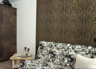 Продаю 1-комнатную квартиру, 33 м2, Челябинск, улица Дмитрия Неаполитанова, 30