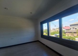 Продается дом, 203 м2, поселок городского типа Заозерное, улица Чкалова, 1А