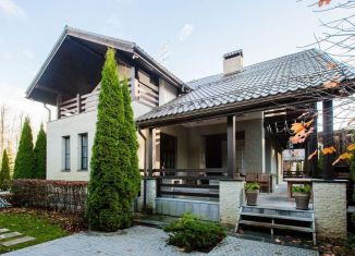 Продаю дом, 800 м2, деревня Липки