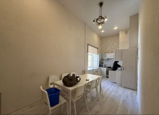 Сдаю в аренду 3-комнатную квартиру, 140 м2, Санкт-Петербург, Малая Морская улица, 6, метро Адмиралтейская