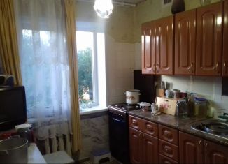 Продается 3-ком. квартира, 59 м2, рабочий посёлок Кормиловка, улица Пацаева, 36