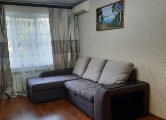 Сдается трехкомнатная квартира, 60 м2, Керчь, улица Кирова, 163