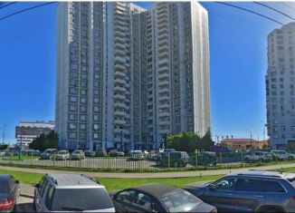 Продам 4-комнатную квартиру, 104 м2, Москва, улица Хачатуряна, 12к2, район Отрадное