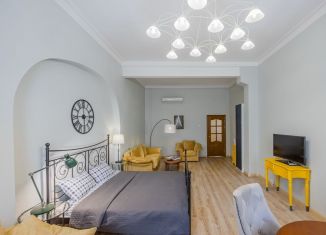 Сдается 3-комнатная квартира, 140 м2, Санкт-Петербург, улица Достоевского, 1, метро Владимирская