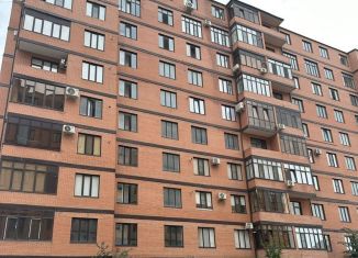 Продается трехкомнатная квартира, 103 м2, Грозный, улица А.А. Айдамирова, 135к2, микрорайон Ипподромный