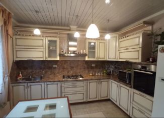 Продаю дом, 151.8 м2, посёлок Карачиха, улица Мира