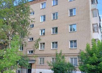 Продам 4-ком. квартиру, 64 м2, Златоуст, 3-й микрорайон проспекта имени Ю.А. Гагарина, 15