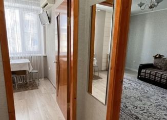 Сдача в аренду 1-ком. квартиры, 40 м2, Таганрог, улица Адмирала Крюйса, 23/10, ЖК Солнечный Берег