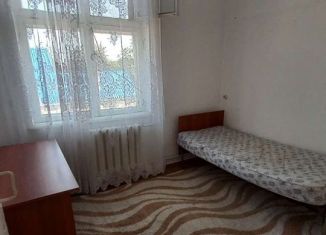 Продается трехкомнатная квартира, 43 м2, Краснодарский край, улица Фрунзе, 2