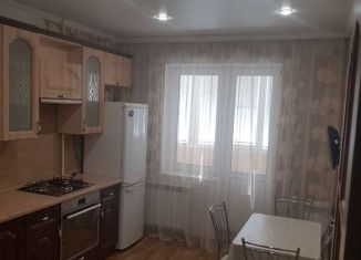 Сдам в аренду 1-ком. квартиру, 35 м2, Омск, Заозёрная улица, 25, ЖК Заозёрный