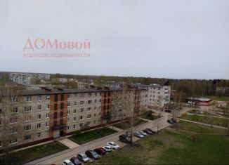 Продам 4-ком. квартиру, 74.5 м2, посёлок городского типа Озёрный, улица Строителей, 9