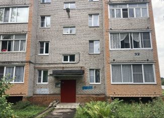 Продается 1-комнатная квартира, 32 м2, Кимры, улица 60 лет Октября, 32