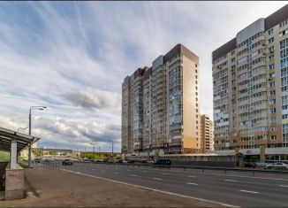 3-комнатная квартира в аренду, 100 м2, Казань, проспект Универсиады, 16