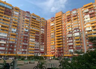 Продается 2-ком. квартира, 70 м2, Иркутск, Байкальская улица, 319