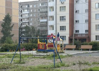 Продажа 2-комнатной квартиры, 63 м2, Нижний Тагил, Тагилстроевская улица, 15